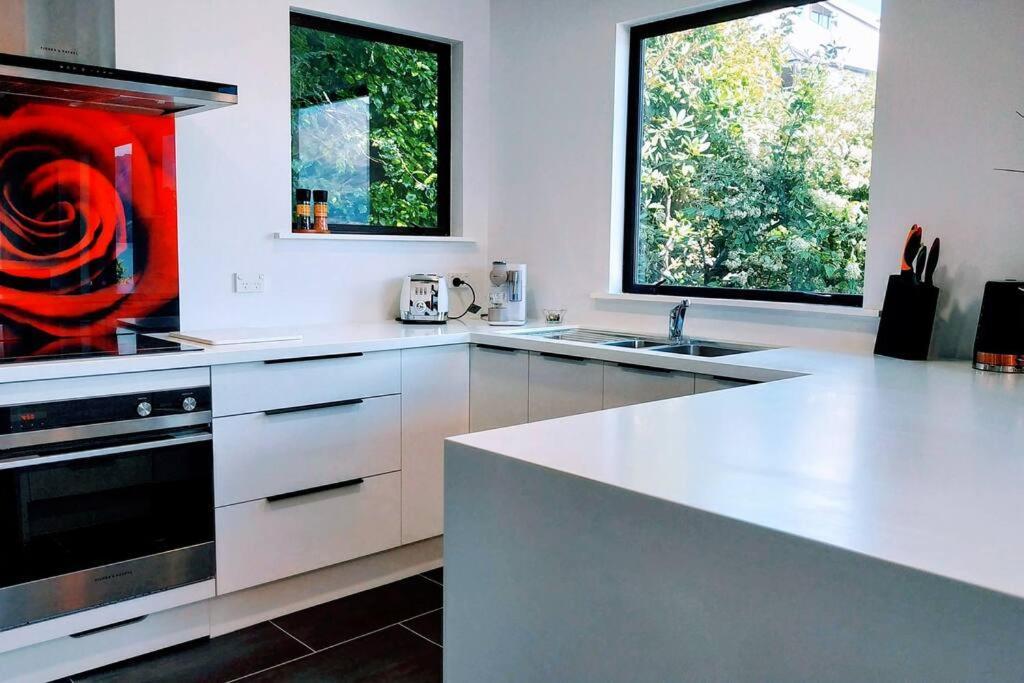 Stunning Home With Amazing Wakatipu Lake Views Κουίνσταουν Εξωτερικό φωτογραφία