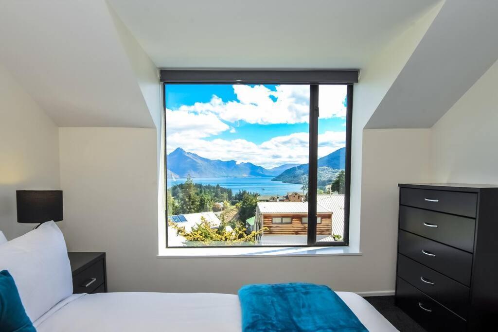Stunning Home With Amazing Wakatipu Lake Views Κουίνσταουν Εξωτερικό φωτογραφία