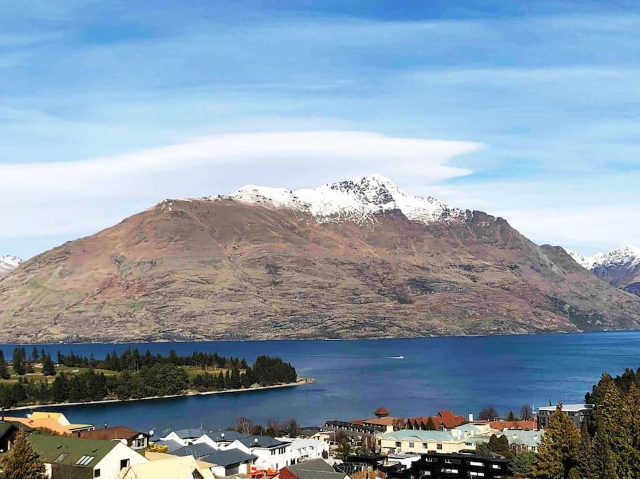 Stunning Home With Amazing Wakatipu Lake Views Κουίνσταουν Εξωτερικό φωτογραφία