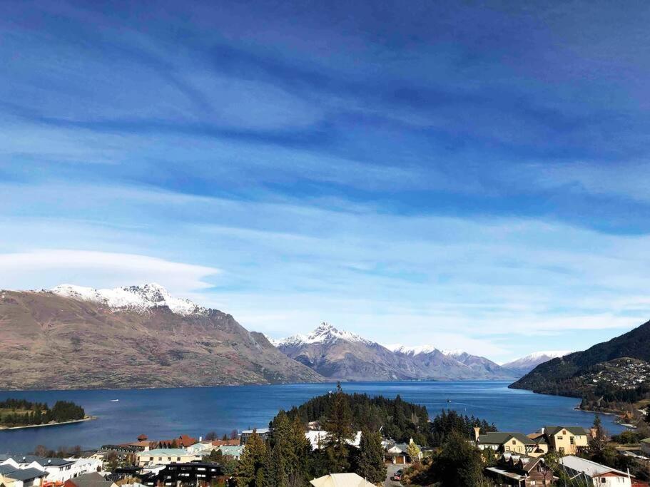 Stunning Home With Amazing Wakatipu Lake Views Κουίνσταουν Εξωτερικό φωτογραφία